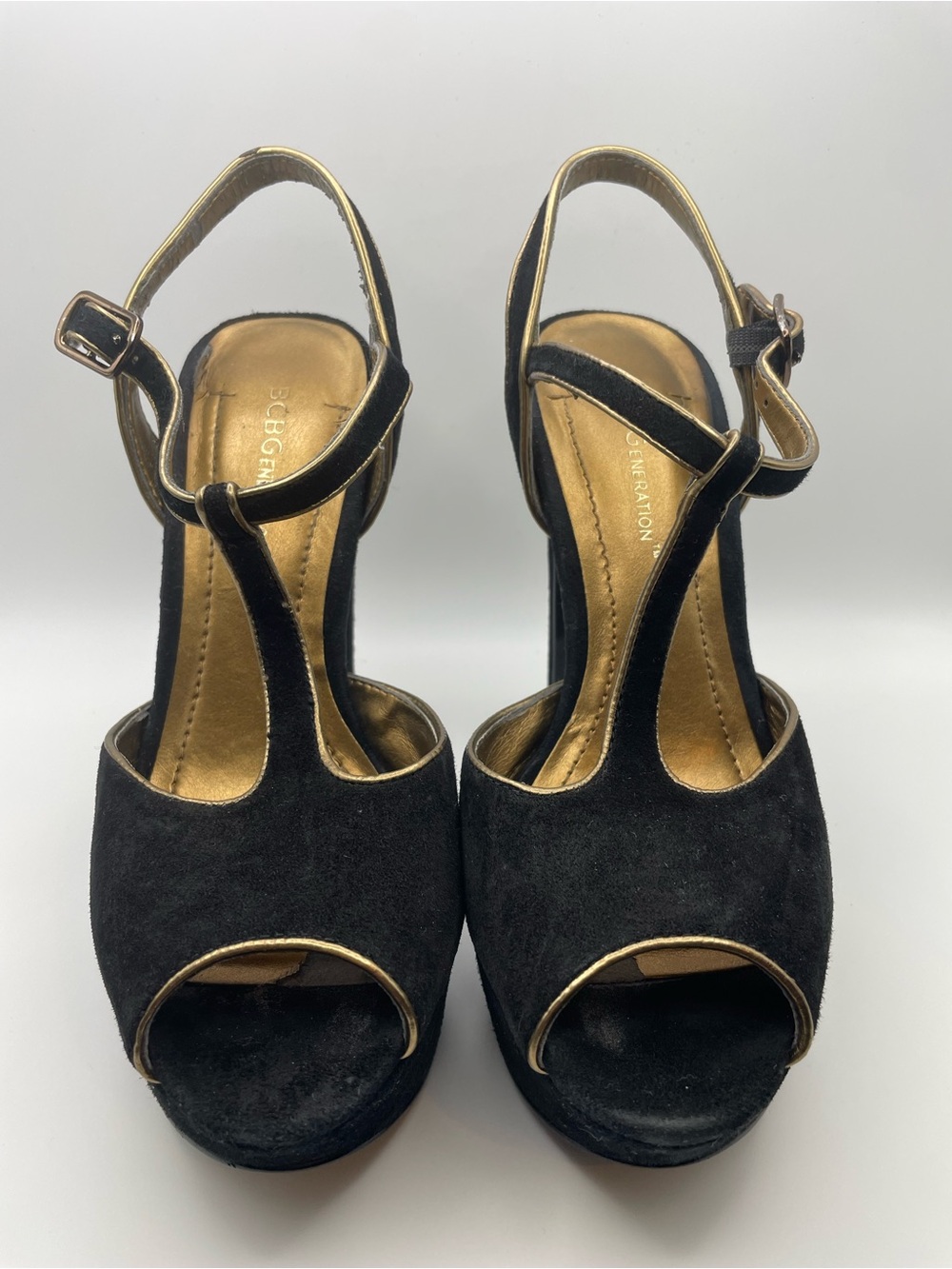 BCBGeneration Black and Bronze Heel 5.5